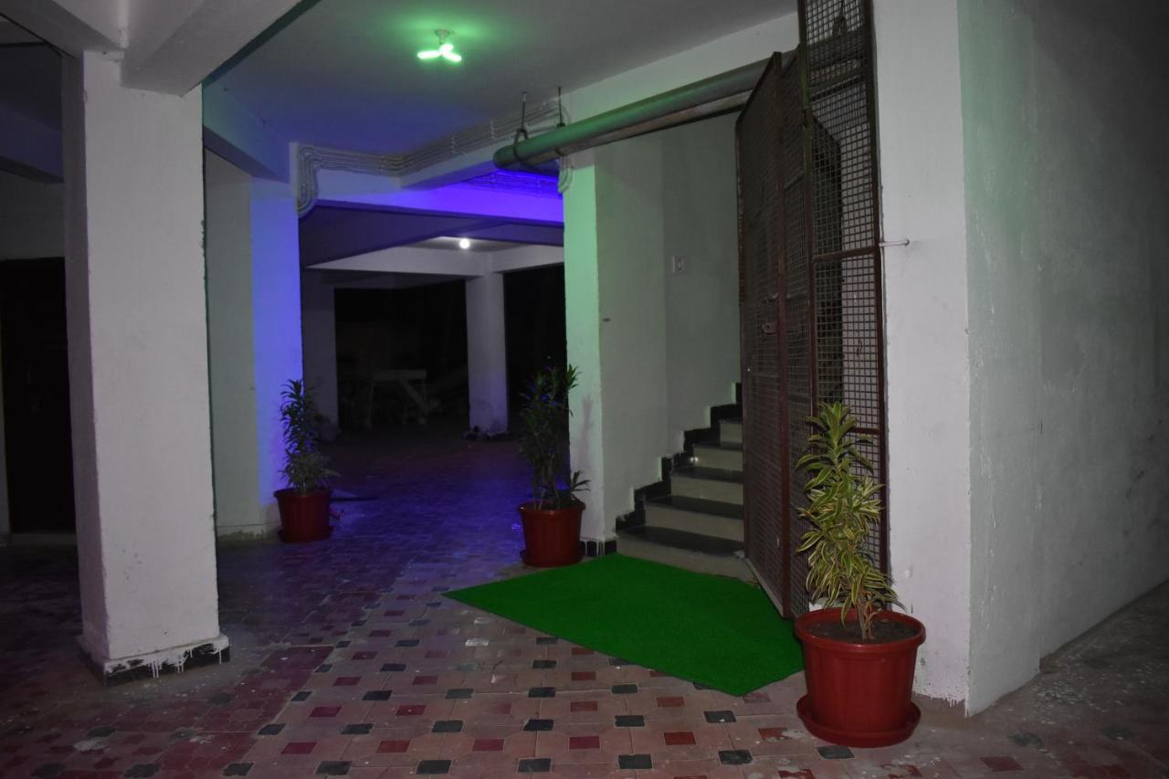 Hotel Greens 3*