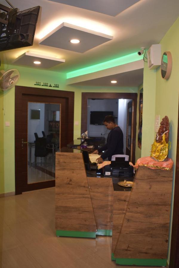 Hotel Greens 3*