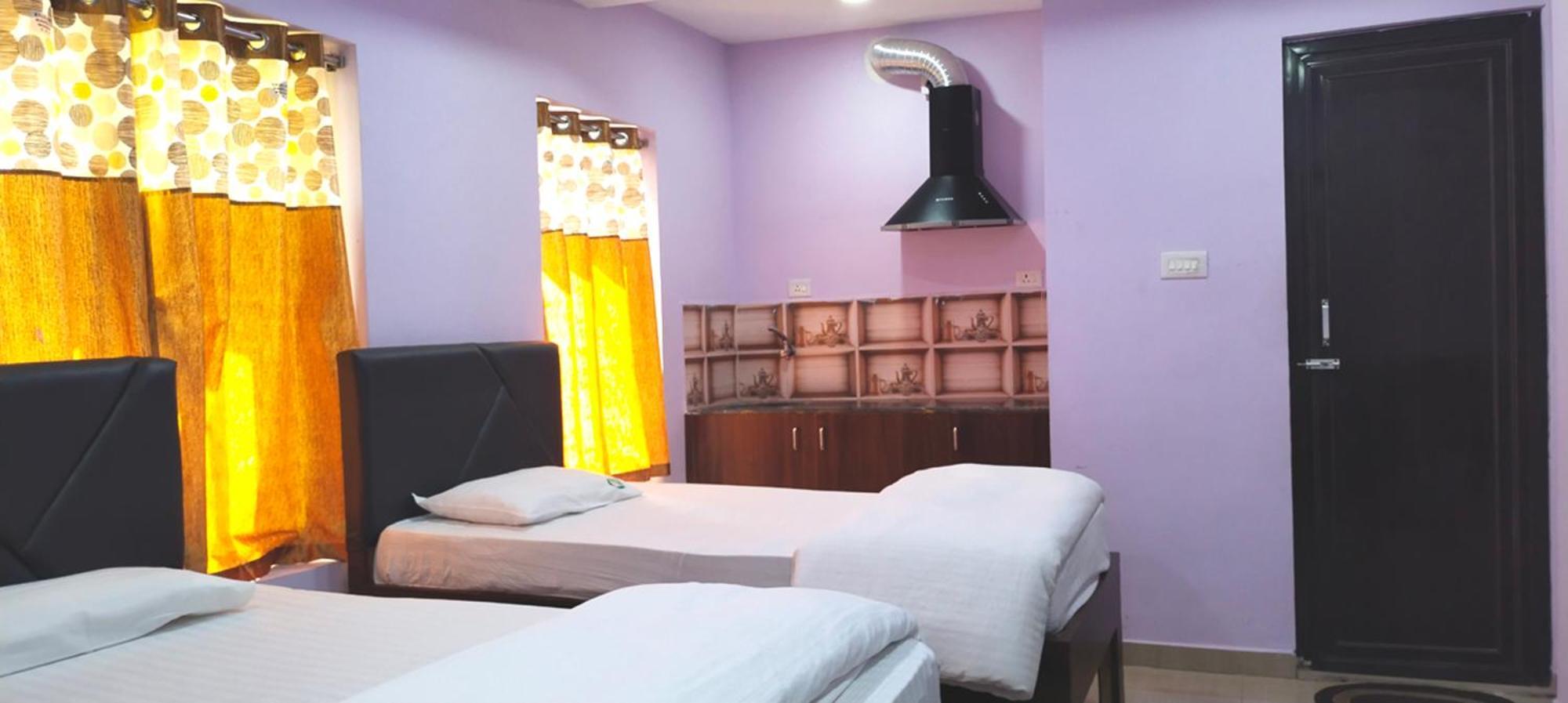 Hotel Greens 3*
